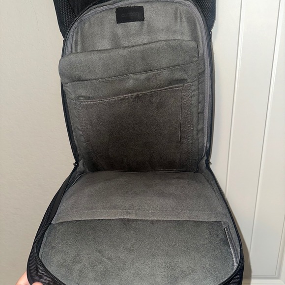 Cocoon Bag SLIM Backpack 15" Laptop + 10" Tablet Backpack Black - Picture 6 of 16